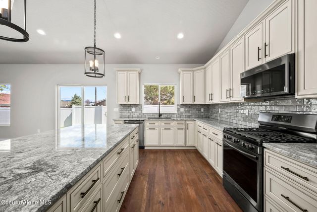 1225 W Orchard Ave, Hayden, ID 83835