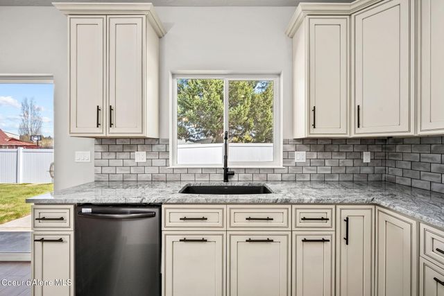 1225 W Orchard Ave, Hayden, ID 83835