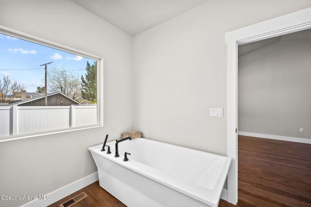 1225 W Orchard Ave, Hayden, ID 83835