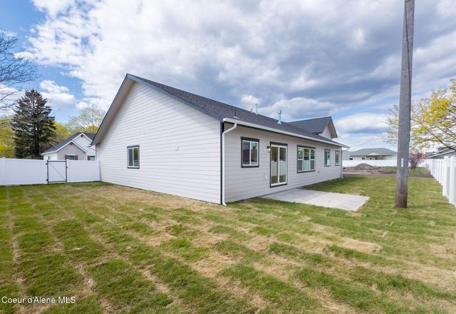 1225 W Orchard Ave, Hayden, ID 83835