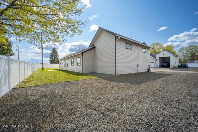 1225 W Orchard Ave, Hayden, ID 83835