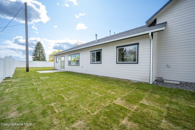 1225 W Orchard Ave, Hayden, ID 83835