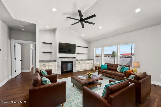 1225 W Orchard Ave, Hayden, ID 83835