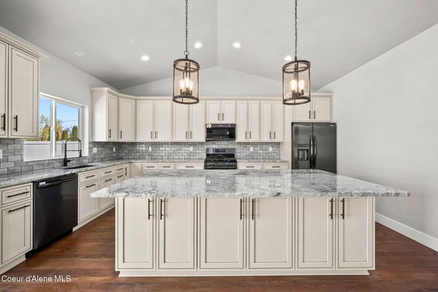 1225 W Orchard Ave, Hayden, ID 83835