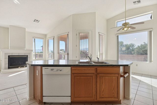 1061 W Ashworth Road, Green Valley, AZ 85614
