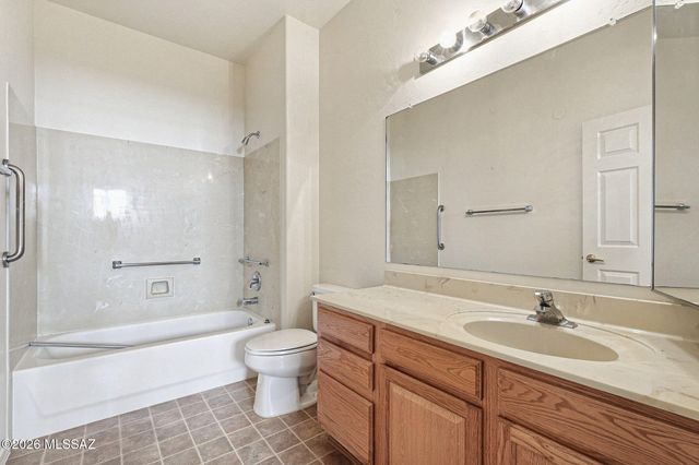 1061 W Ashworth Road, Green Valley, AZ 85614