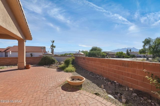 1061 W Ashworth Road, Green Valley, AZ 85614