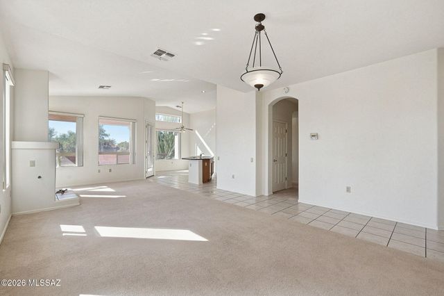1061 W Ashworth Road, Green Valley, AZ 85614