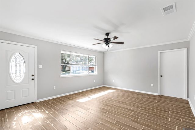 9425 Dancy Ave, Baton Rouge, LA 70814