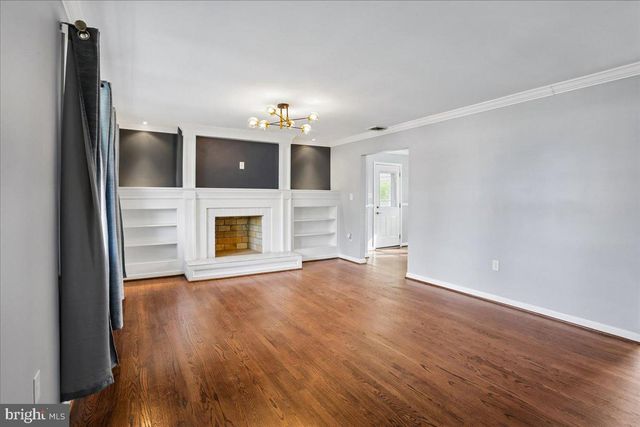 6410 WHITE OAK AVE, Temple Hills, MD 20748