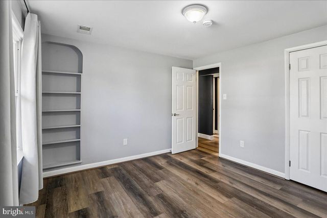 6410 WHITE OAK AVE, Temple Hills, MD 20748