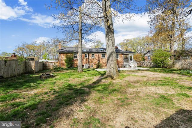 6410 WHITE OAK AVE, Temple Hills, MD 20748