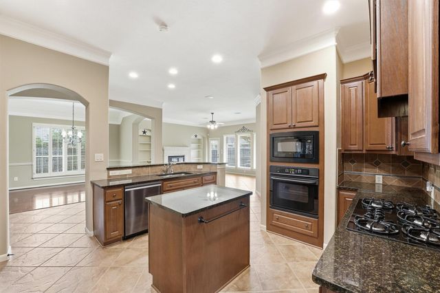 25485 Vinechase Drive, Porter, TX 77365