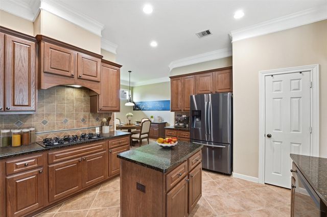 25485 Vinechase Drive, Porter, TX 77365