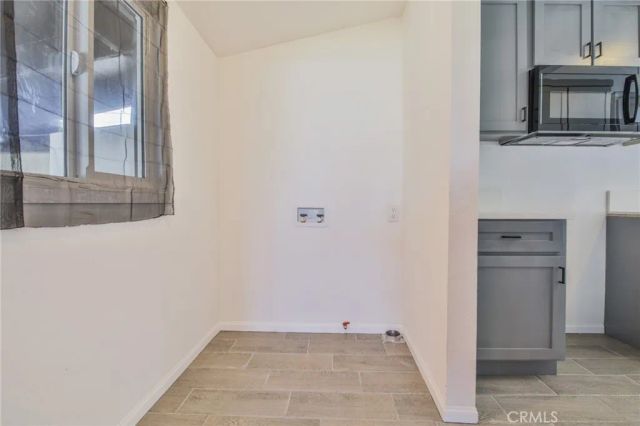 9504 S Main, Los Angeles, CA 90003