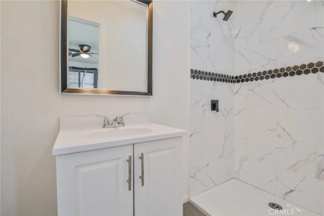 9504 S Main, Los Angeles, CA 90003