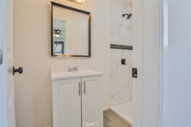 9504 S Main, Los Angeles, CA 90003