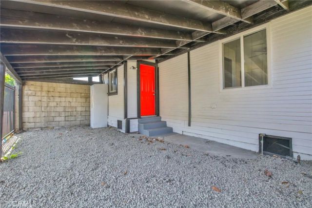 9504 S Main, Los Angeles, CA 90003