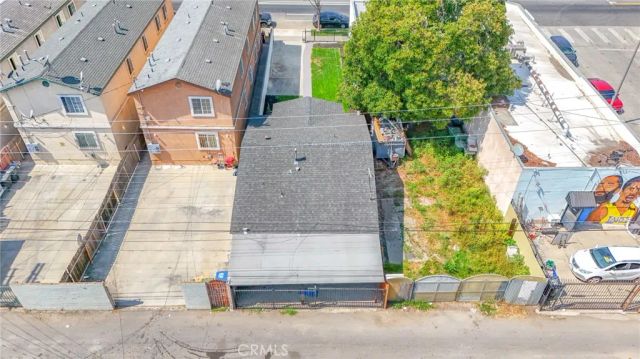 9504 S Main, Los Angeles, CA 90003