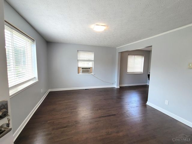 1808 Crest Hill Avenue, Cincinnati, OH 45237