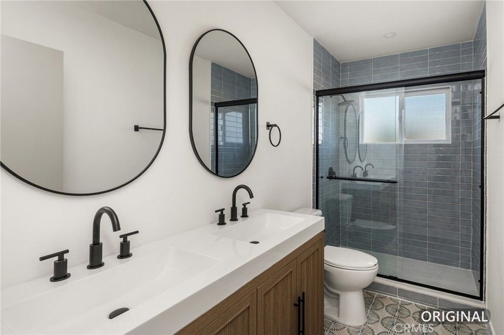 Image 18 of property listing at 2101 W 159th, Compton, CA 90220