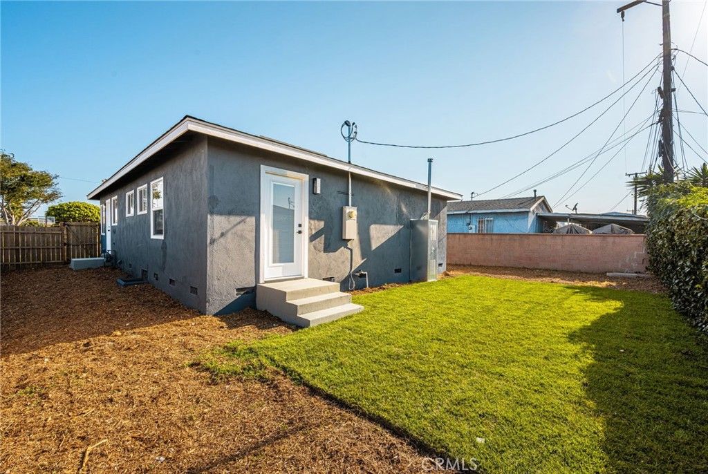 Image 29 of property listing at 2101 W 159th, Compton, CA 90220