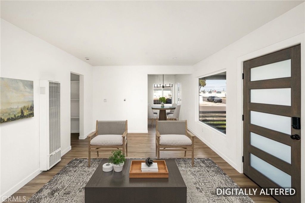 Image 5 of property listing at 2101 W 159th, Compton, CA 90220