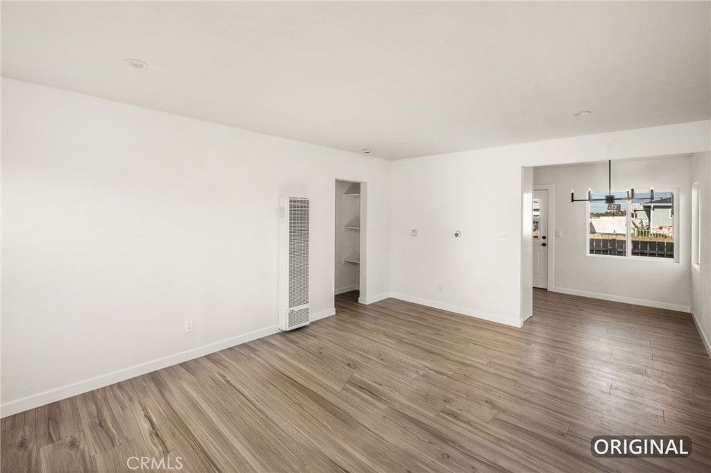 Image 8 of property listing at 2101 W 159th, Compton, CA 90220