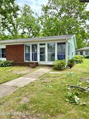 99F Edinburgh Lane, Lakewood, NJ 08701
