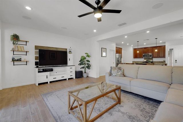 3755 Edington Dr, Rancho Cordova, CA 95742