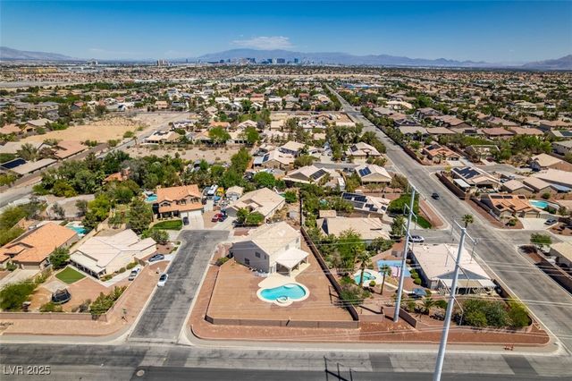 10290 Marion Morrison Court, Las Vegas, NV 89183