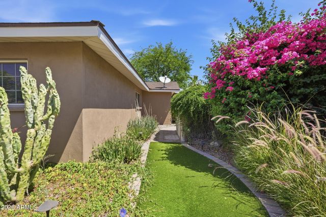 8307 E CLARENDON Avenue, Scottsdale, AZ 85251