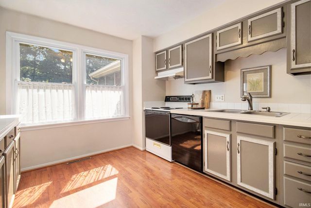 54160 Forest Grove Avenue, Elkhart, IN 46514