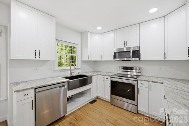 110 Southwick Court, Fletcher, NC 28732