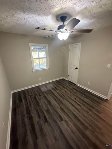 4487 Dixon Rd, Lizella, GA 31052