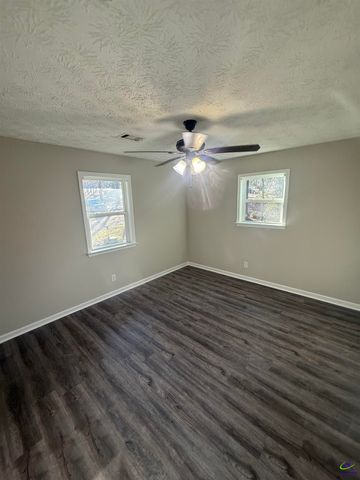 4487 Dixon Rd, Lizella, GA 31052