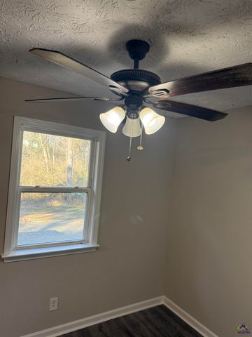 4487 Dixon Rd, Lizella, GA 31052