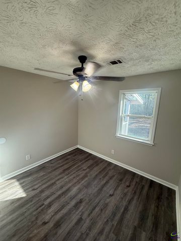 4487 Dixon Rd, Lizella, GA 31052