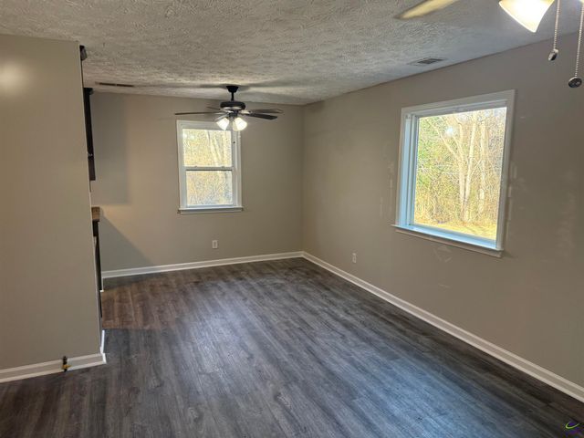 4487 Dixon Rd, Lizella, GA 31052