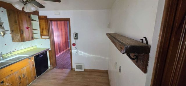 1111 Gordon Road, Lyndhurst, OH 44124