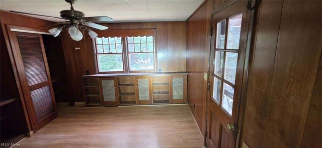 1111 Gordon Road, Lyndhurst, OH 44124