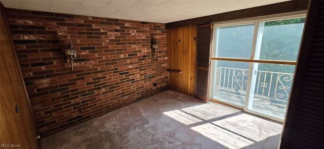 1111 Gordon Road, Lyndhurst, OH 44124