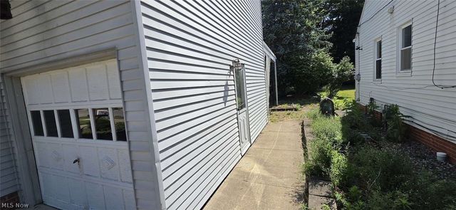1111 Gordon Road, Lyndhurst, OH 44124
