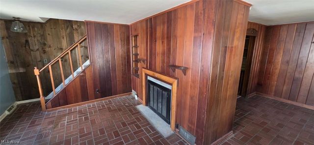 1111 Gordon Road, Lyndhurst, OH 44124