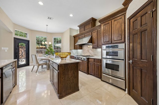 9033 Jasmine Lane, Irving, TX 75063