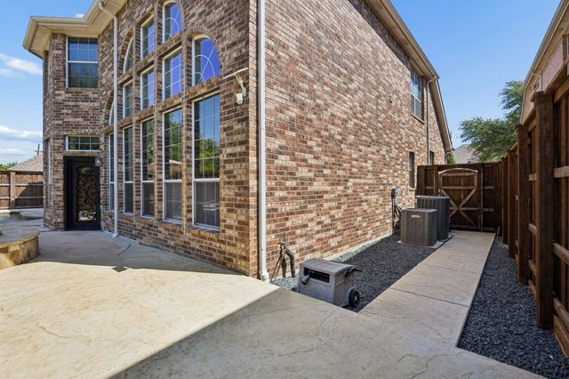 9033 Jasmine Lane, Irving, TX 75063