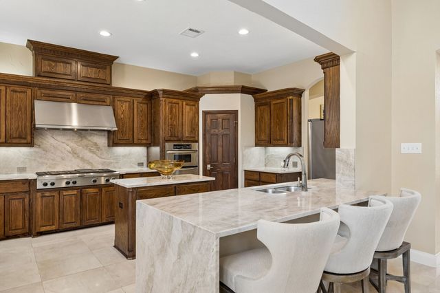 9033 Jasmine Lane, Irving, TX 75063