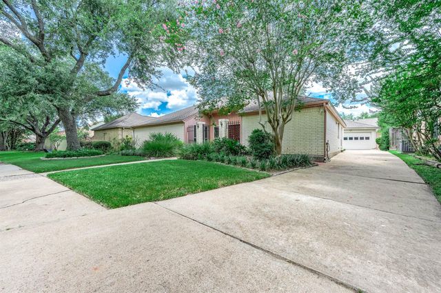 12302 Piping Rock Drive, Houston, TX 77077