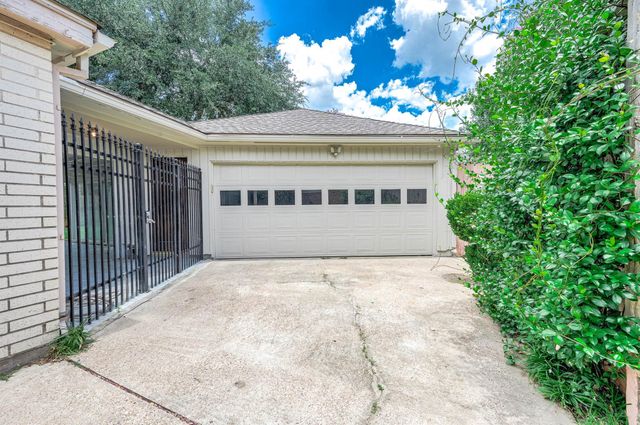 12302 Piping Rock Drive, Houston, TX 77077
