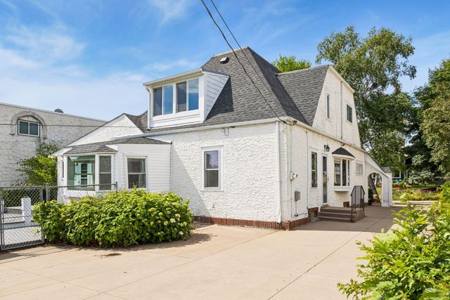 1736 Hillcrest Avenue, Saint Paul, MN 55116